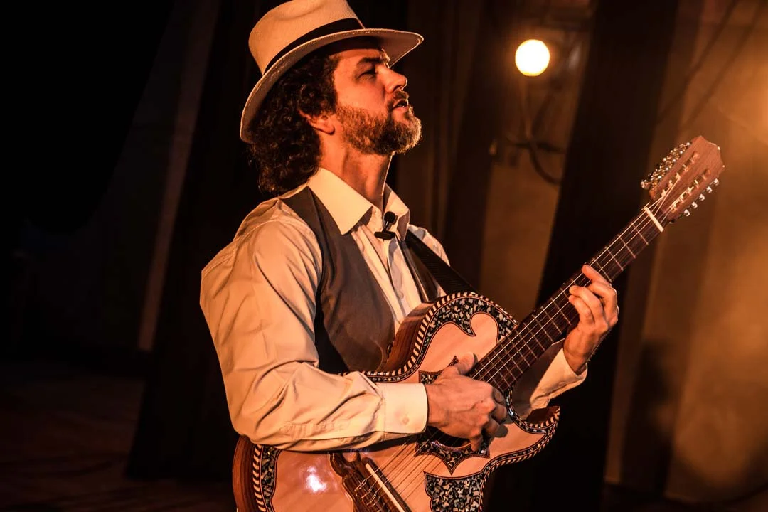 Luciano Alves em Frida Kahlo, À Revolução!